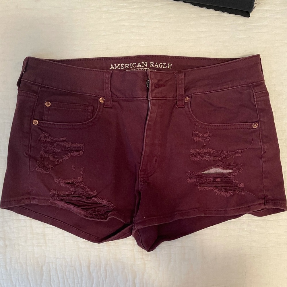 American Eagle burgundy shorts